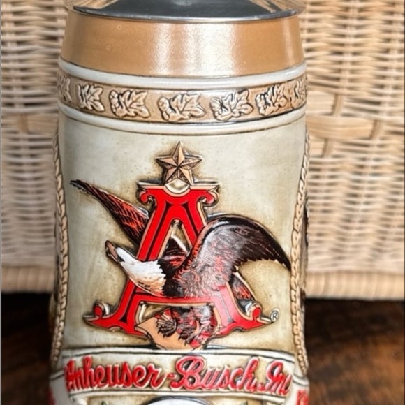 Anheuser-Busch 1985 A series Limited Edition Lidded Beer Stein w/Pewter Lid - Picture 2 of 7